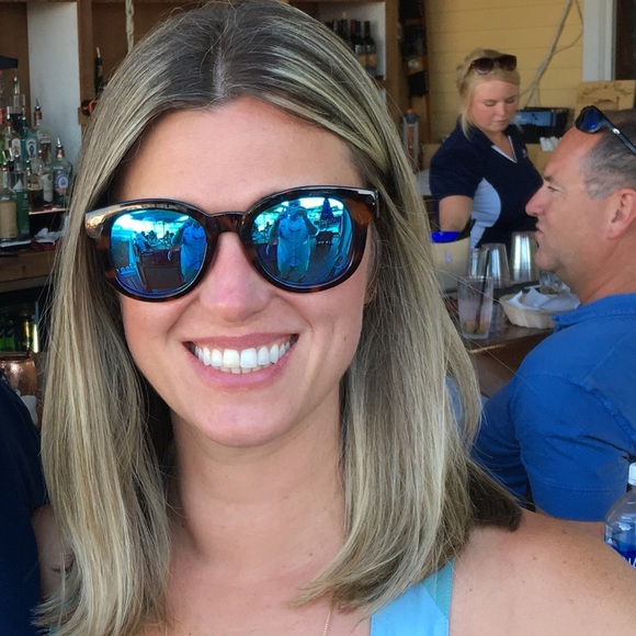 Meet your Posher, Annie - Picture 1 of 1